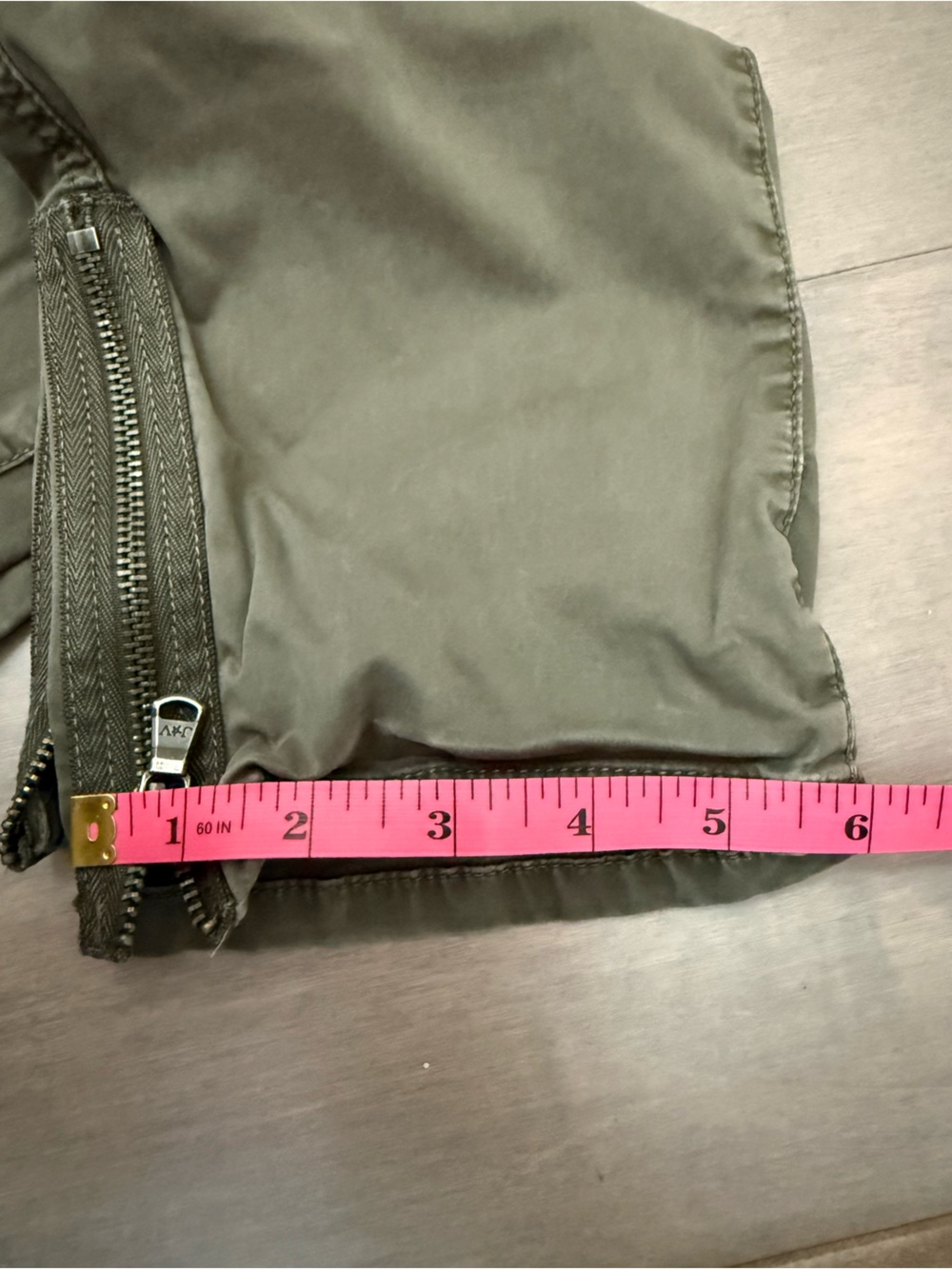 John Varvatos USA Men's Olive Cargo Utility Zip Pocket Pants, Size 33 - Picture 13 of 15
